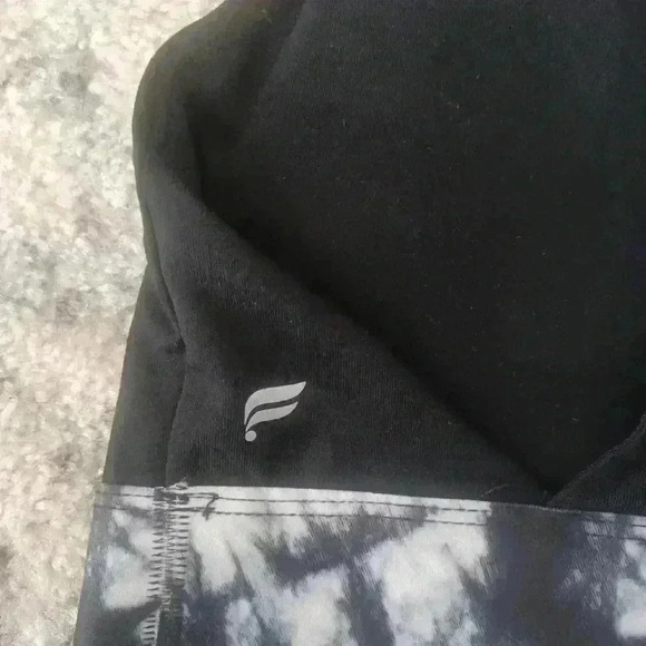 Fabletics Womens Black and White Eco-Conscious Built-In Bra Tank S - Picture 9 of 15